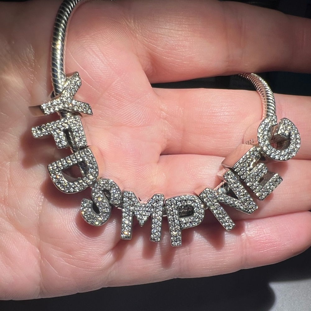 Letter F Charm - Picture 10 of 11